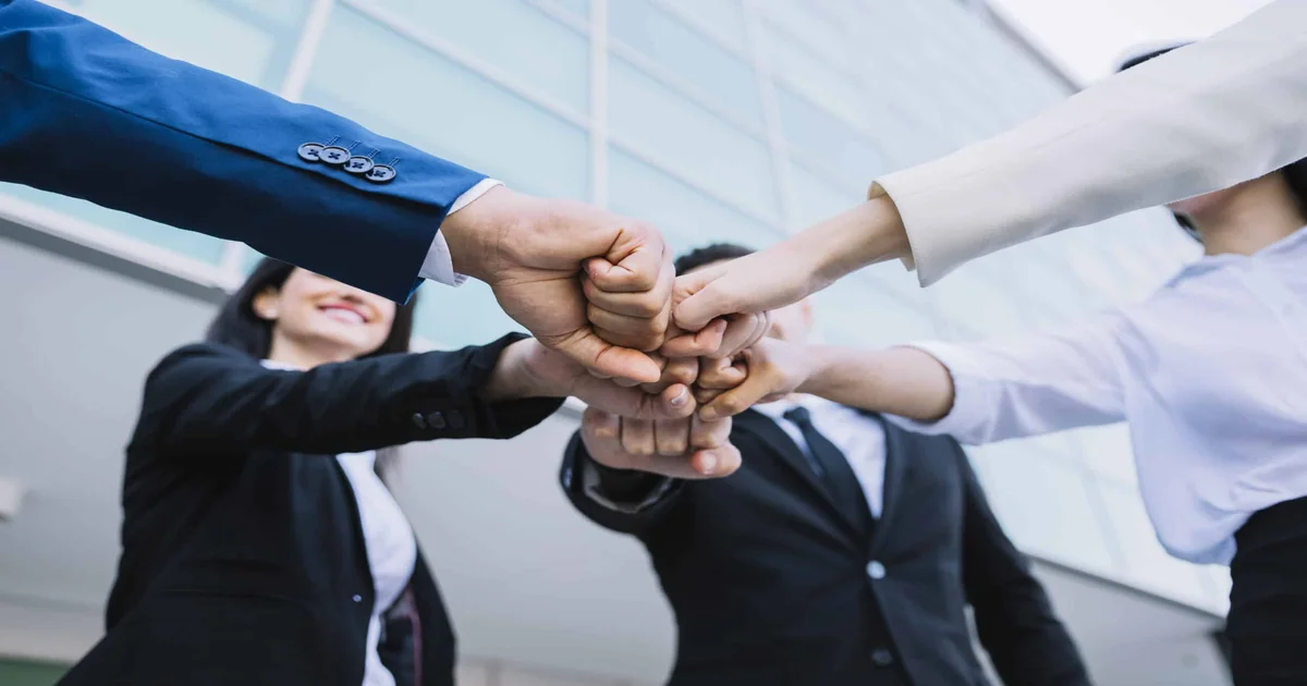 صورة تعبر عن تأسيس شركة تضامن في مصر من خلال تعاون الشركاء والاتفاق على إدارة النشاط التجاري